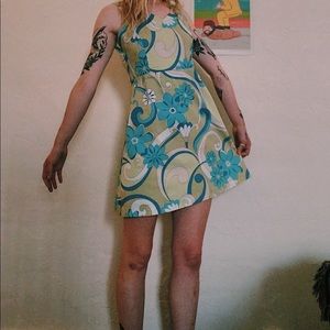 Groovy flower print dress